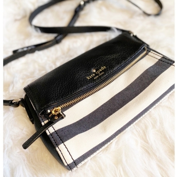 Kate Spade - Mini Cobble Hill Crossbody - Picture 2 of 11